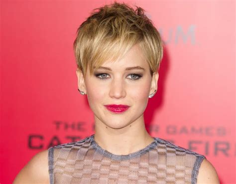 30 Popular Celebrities With Pixie Cuts Hairstylecamp