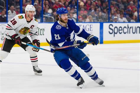 chicago blackhawks at tampa bay lightning preview projected line ups and starting goalies