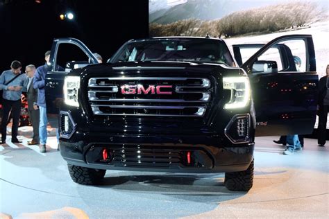 Gmcs All New 2019 Sierra At4 Is An Off Road Pickup With Luxury