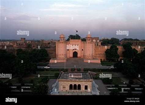 Pakistan Punjab Region Lahore Lahore Fort Alamgiri Gate Stock Photo Alamy