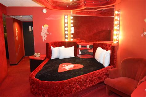 Cupids Corner | Greenwood Fanta Suites.com Balloon decoration in hotel room at any hotel in delhi/ncr, noida, ghaziabad.