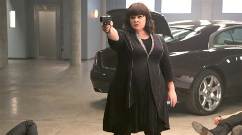Review In Spy Melissa Mccarthy Is A C I A Drudge Who Goes Rogue