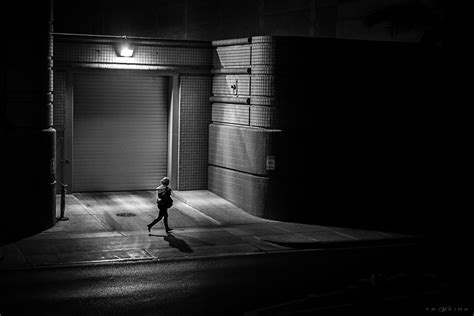Learn How To Shoot Street Photography At Night Streetbounty