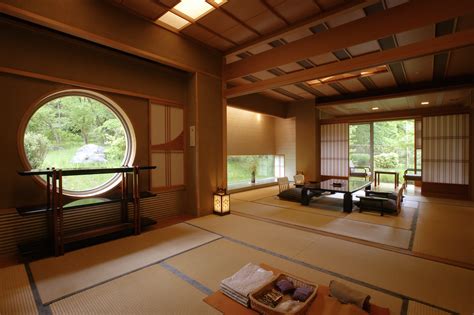 A ryokan is a traditional style japanese inn or guest house. 11 Top Japan Hotels: Traditional Ryokan, Onsen Retreats ...