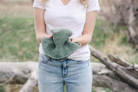 How To Stiffen The Brim Of Any Crochet Hat Without Starch Photo