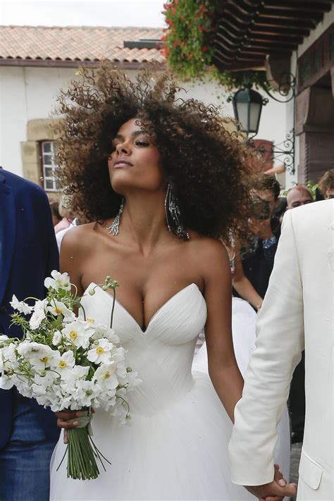 En 2016, elle fait une apparition sur le clip danjé du chanteur de reggae dancehall kalash. Vincent Cassel et Tina Kunakey se sont mariés sur la côte ...