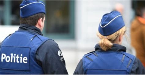 Information and translations of politieagent in the most comprehensive dictionary definitions resource on the web. Hoeveel verdient een politieagent? - Jobat.be
