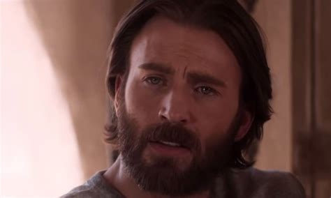 Chris Evans Smuggles Refugees Into Israel In Netflix S The Red Sea