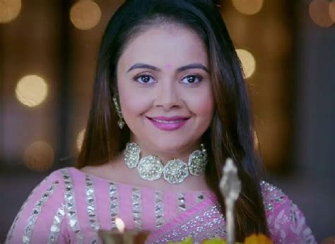 Did Bigg Boss Fame Devoleena Bhattacharjee Just Get Married Photos Have Netizens Confused