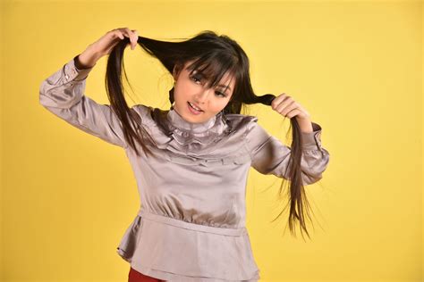 Girl Pulling Her Hair Pixahive