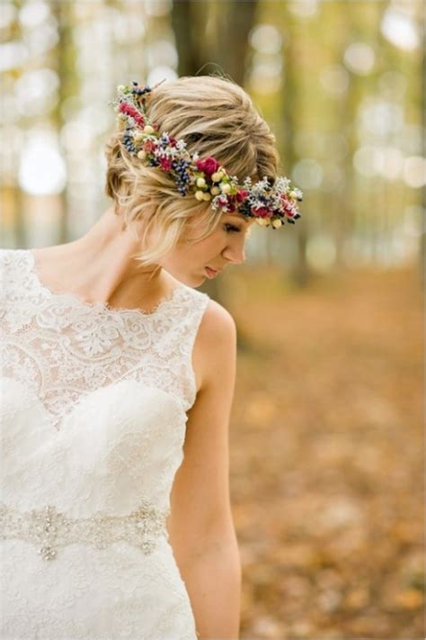 25 Gorgeous Fall Flower Crown Ideas For Brides Weddingomania