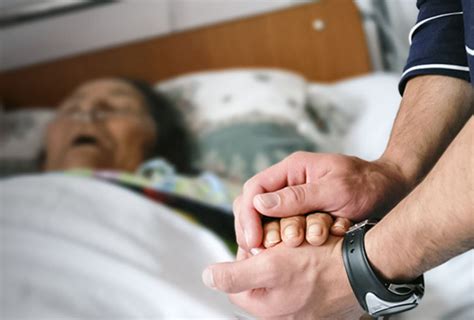Mensagem - COMO DEVEMOS CUIDAR DE QUEM ESTÁ MUITO PRÓXIMO DA MORTE