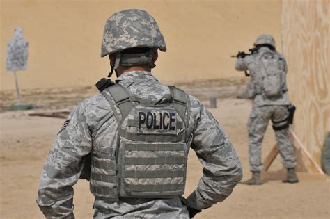 Defenders participate in advanced training at the USAF EC > U.S. Air