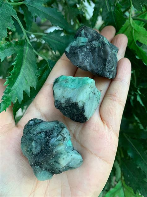 Emerald Rough Stones Grade A Natural Emerald 1 2 Inches Etsy
