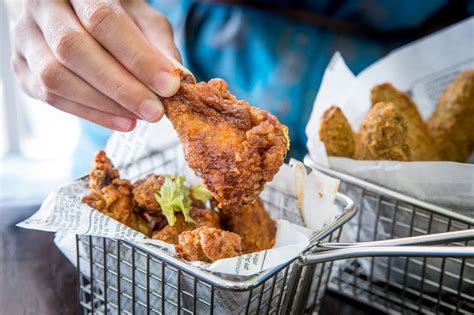 20 Restaurants In Toronto For Cheap Chicken Wings For Takeout Or Delivery