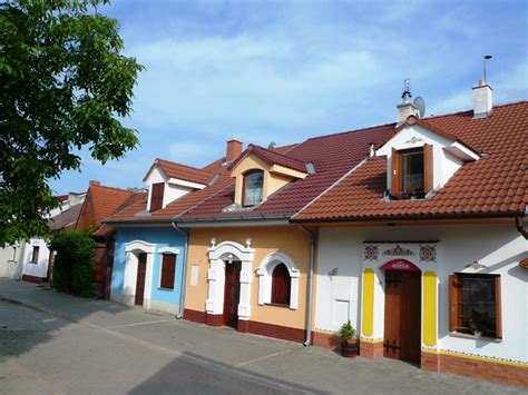 Tento třídenní trip byl (ne)plánován velice spontánně a tak jsme pobalili vše potřebné, do auta nandali proprietky na. Vinné sklípky a akce | Ubytování v soukromí, Klobouky u Brna