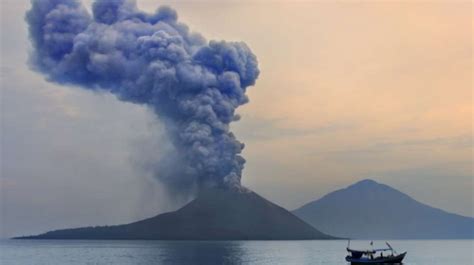 Tunjukid Menilik Sejarah Gunung Anak Krakatau Terlahir Dari Letusan