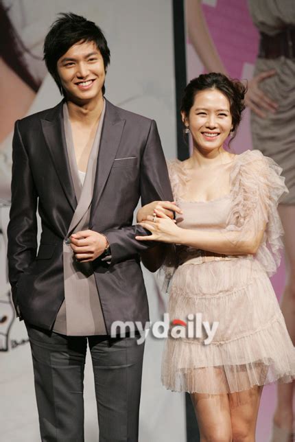 The sighting was the two walking at the country club and then having a meal with son ye jin's parents, with binnie going to la after wrapping memories of. Son Ye Jin Husband | Korean Girl Celebrity Wallpaper