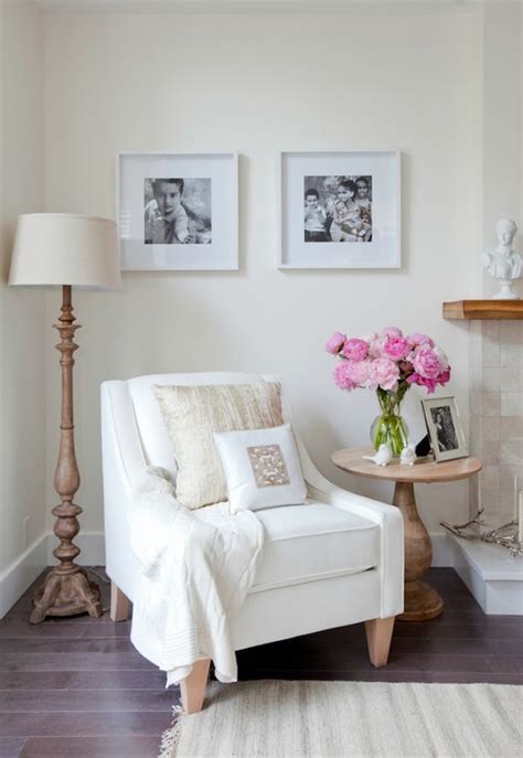 9 Beautiful White Chair Designs For A Simple Yet Elegant