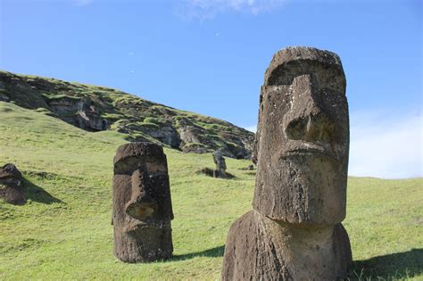 The large stone statues, or moai, for which easter island is famous, were carved during the period a.d. Easter Island's Moai Provide Hints of a Complex Society