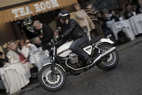Moto guzzi v7 classic, 2011. Motorcycle Pictures: Moto Guzzi V7 Classic 2011