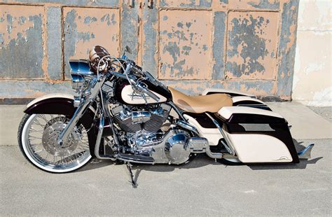 2002 Harley Davidson Road King Side View 01