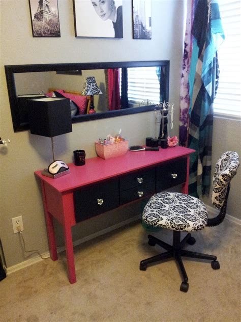 Diy makeup vanity, upd in oct 2019. This is what I can do with my side table, and it'd be so ...