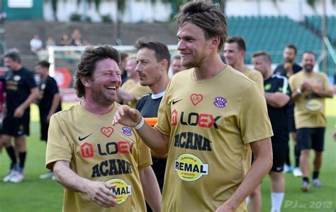 Teď byste ovšem herce a komika leoše nohu (49) možná. Leoš Noha - Real Top Praha