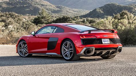 Audis 2020 R8 V10 Performance Redefines The Supercar As Daily Driver