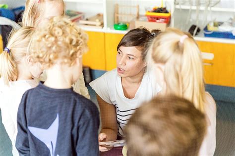 Hier erfahren sie, woran und wie die stiftung arbeitet und wer mitarbeitet. Sprechanlässe im Alltag schaffen | Service-Portal ...