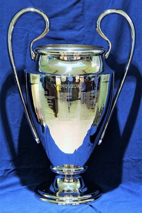 The official #carabaocup feed from the @efl. Replica UEFA Champions League Trophy