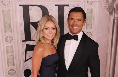 Kelly Ripa Posts Pic Of Husband Mark Consuelos With Lookalike Sons