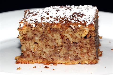 Ma'ann backt mit ihren fast 100 jahren wöchentlich ihren butterkuchen. Omas Johannisbrot Kuchen mit Äpfeln | Kroatische Rezepte ...