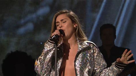 Miley Cyrus Performs Live On Saturday Night Live 12152018 Celebmafia
