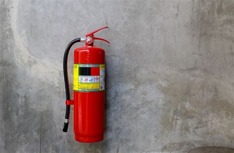 Sie bieten sich hier insbesondere deshalb an, weil das löschmittel. Feuerlöscher » Mit diesen Kosten müssen Sie rechnen