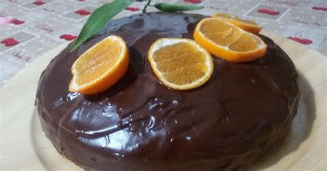 La torta al cioccolato è uno dei dolci più amati dai bambini, ma anche dai golosauri un po' più grandicelli. TORTA ALLE CLEMENTINE CON GLASSA AL CIOCCOLATO FONDENTE è ...