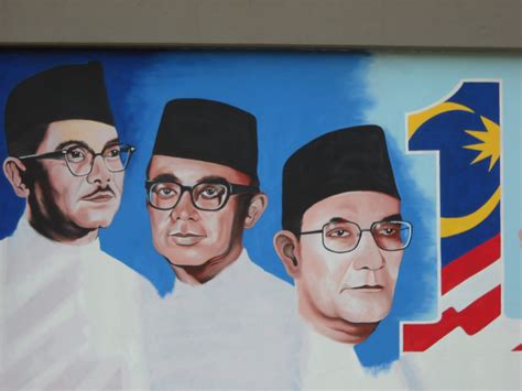 Susulan tumbangnya kerajaan pakatan harapan. Pelukis Mural Shah Alam: Perdana Menteri Malaysia dan 1 ...