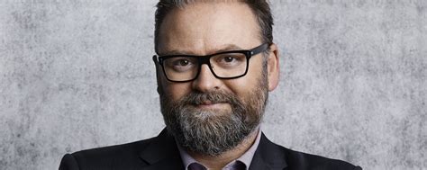 Alsing gikk bort etter å ha blitt smittet av coronaviruset. Adam Alsing är död | MovieZine