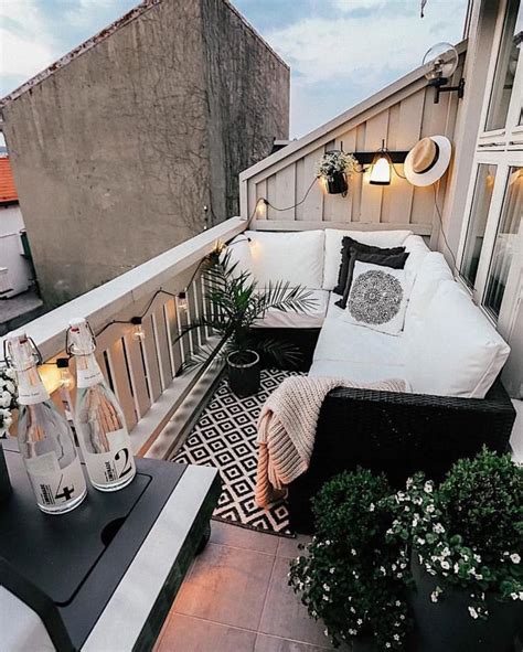 26 Minimalist Ways To Decorate Your Apartment Balcony