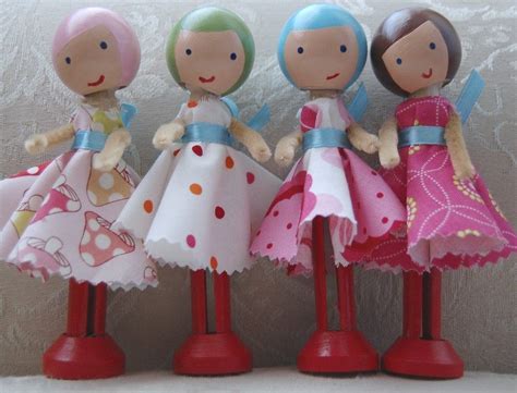 Great Tutorial For Clothespin Dolls Doll Crafts Wood Peg Dolls