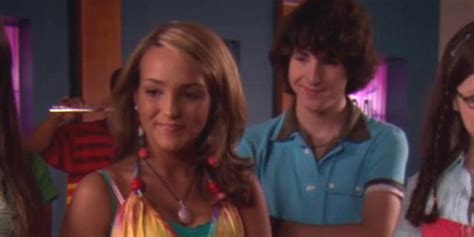 After 10 Years New Zoey 101 Mini Episode Reveals Zoey And Chase Were