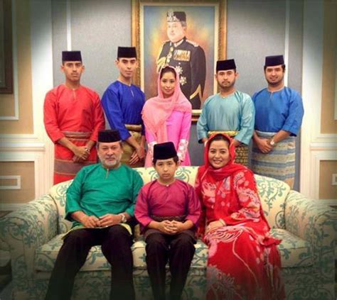 Johor, sofiasaid, malaysia, sultan idris shah, surayadeen, free people check with all available information for the name on the internet. Sultan Ibrahim Ismail of Johor, with his family. Raja ...