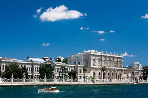 Istanbul Bosphorus Cruise Tour with Dolmabahce Palace