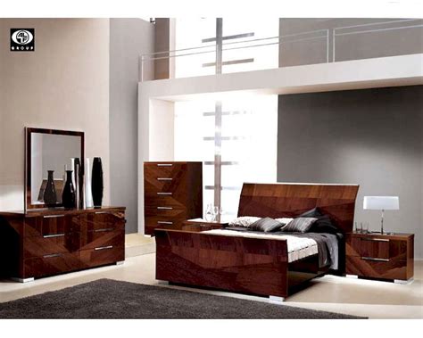 The top countries of suppliers are india, china, and india, from which the percentage of high. Modern Bedroom Set in High Gloss Walnut Finish 33B161