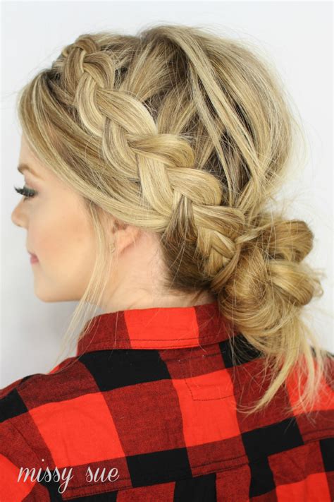 48 Messy Bun Ideas For All Kinds Of Occasions