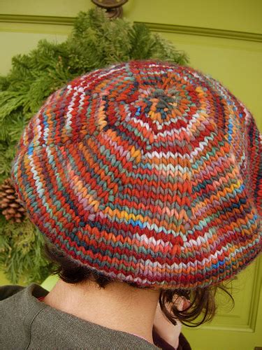 Gear up for the autumn and winter seasons by making this chic knitted beret. Knitting Patterns Galore - One Day Beret