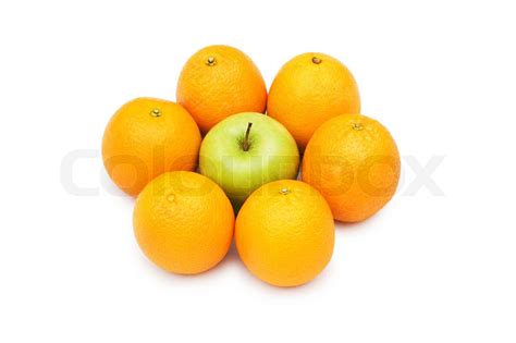 Heben Sie Sich Von Der Masse Mit Apfel Und Orangen Stock Bild Colourbox