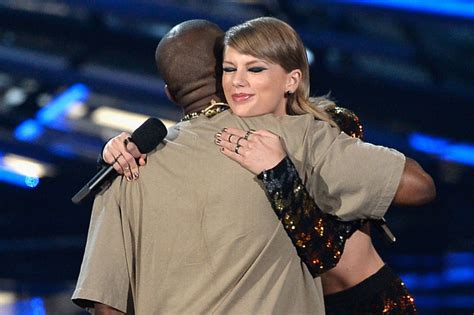kanye west receives award from taylor swift and says he s running for president at mtv vmas watch