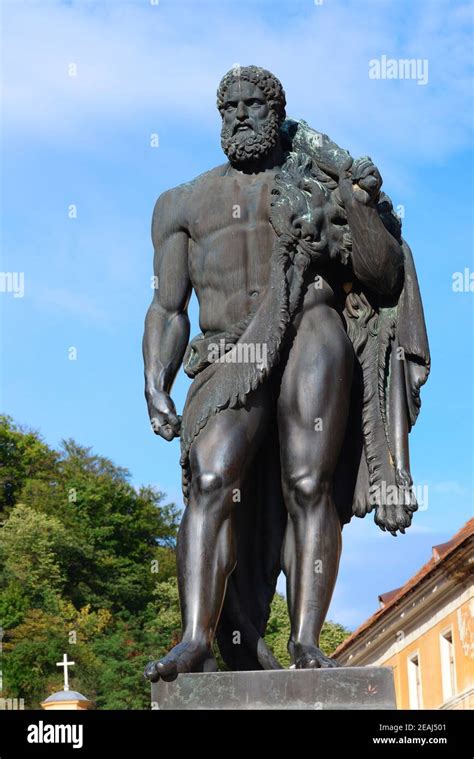 Legendary Hercules Statue Stock Photo Alamy