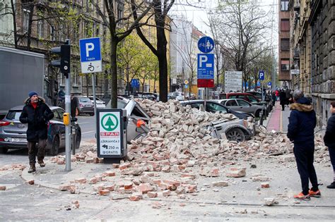 A csütörtök délelőtti rengés jóval enyhébb volt a legutóbbinál: Képek a horvátországi földrengés pusztításáról | 24.hu